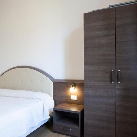 Hotel Amalfi Mediolan Zewnętrze zdjęcie