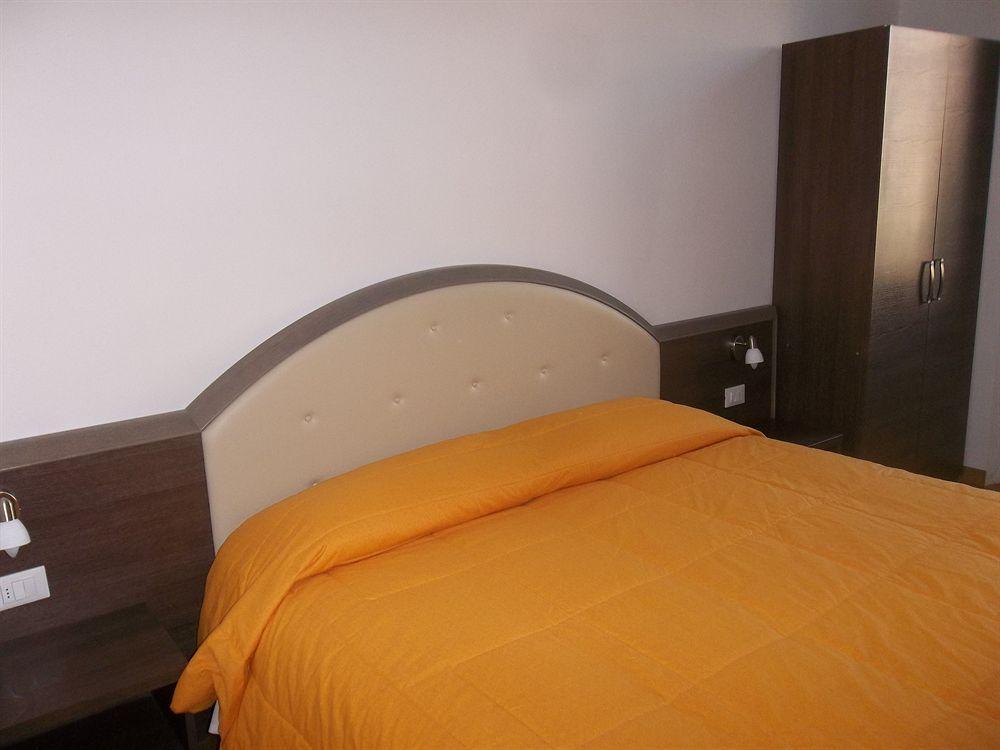Hotel Amalfi Mediolan Zewnętrze zdjęcie
