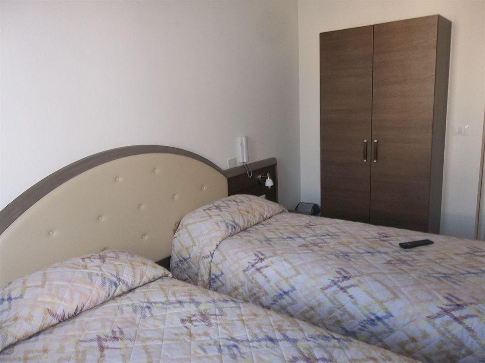 Hotel Amalfi Mediolan Zewnętrze zdjęcie