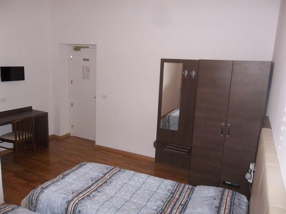 Hotel Amalfi Mediolan Zewnętrze zdjęcie