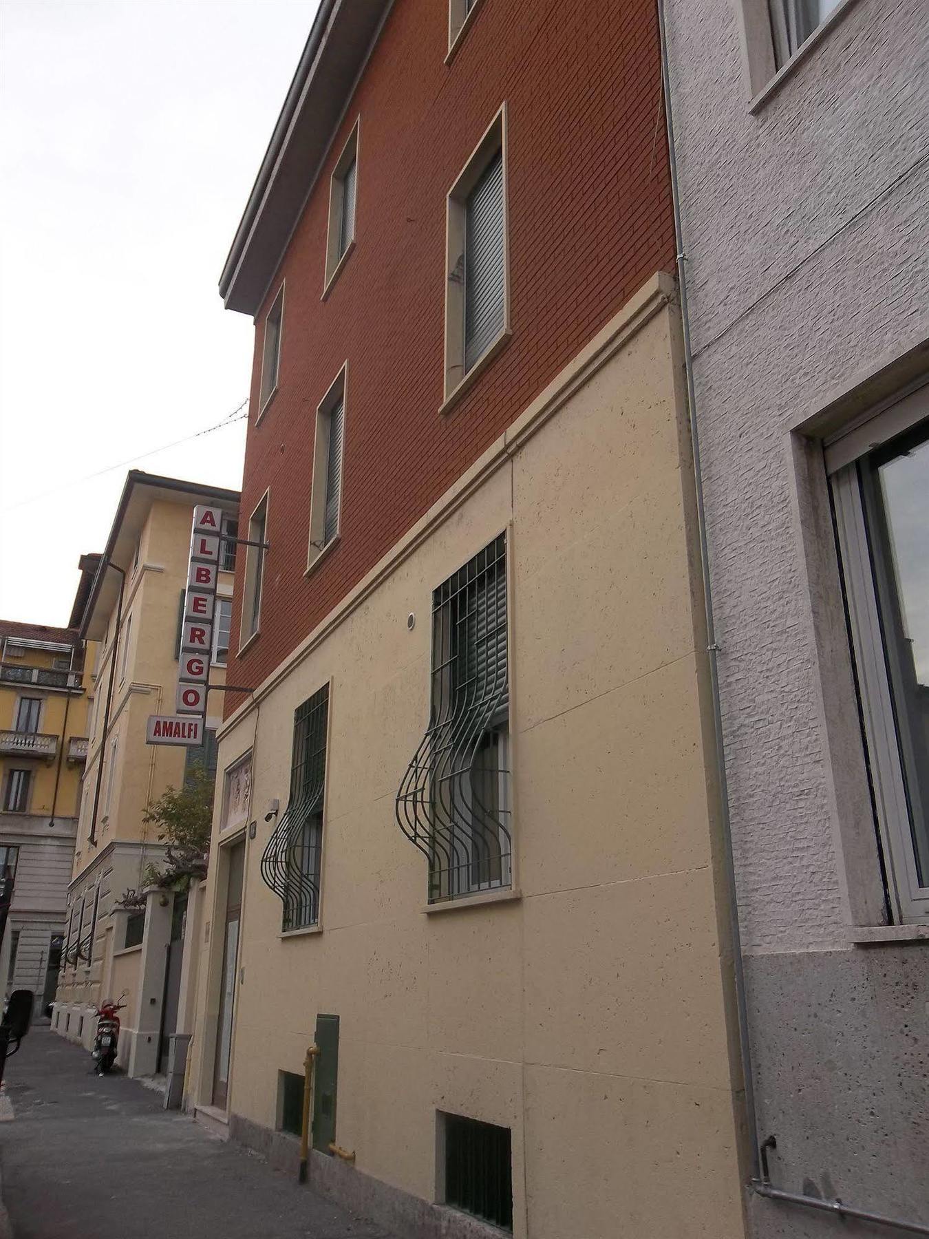 Hotel Amalfi Mediolan Zewnętrze zdjęcie